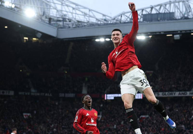 官宣！曼联四月份比赛全安排在深夜，直至对阵利物浦才迎来正常时间